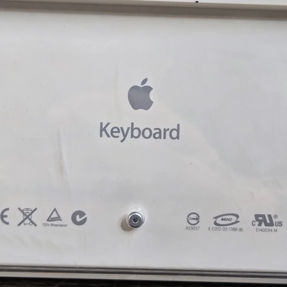 Vintage Apple A1048 Wired USB White Acrylic Keyboard 2005 M9034LL/A Tested